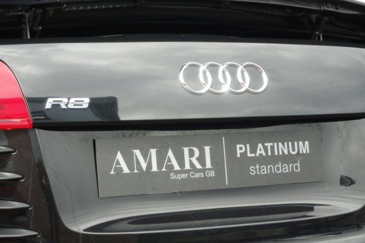 AUDI R8 V8 4.2 FSI 6sp Manual