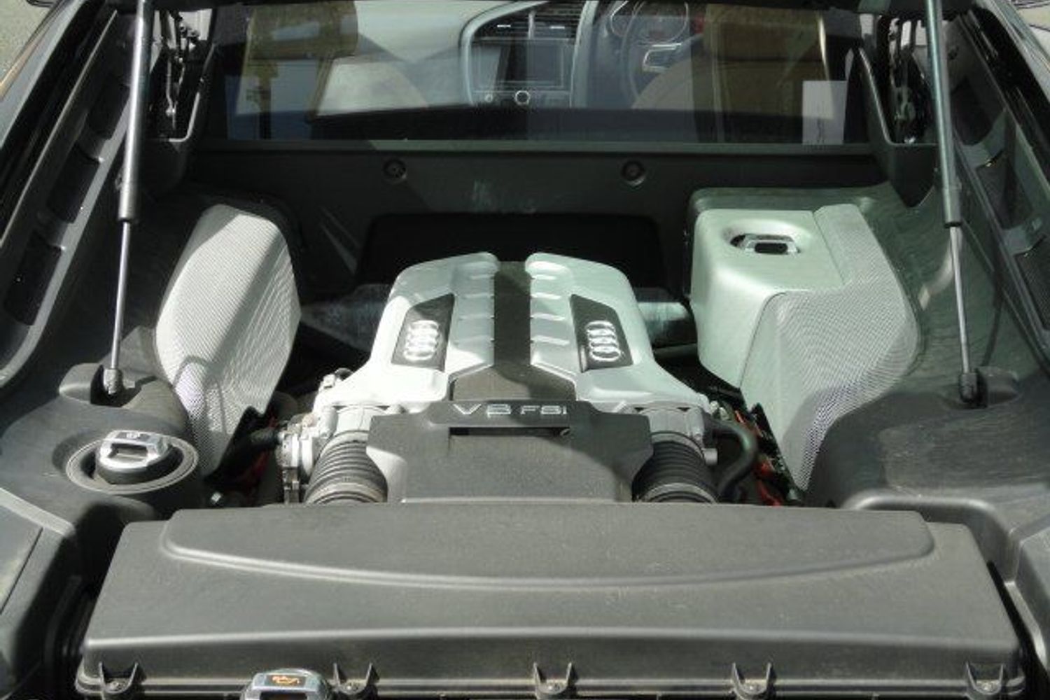 AUDI R8 V8 4.2 FSI 6sp Manual