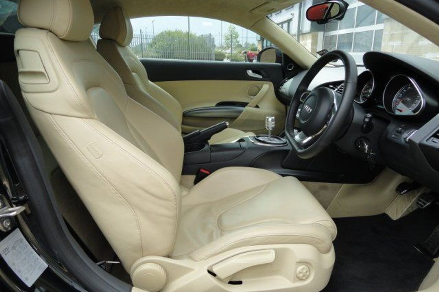 AUDI R8 V8 4.2 FSI 6sp Manual