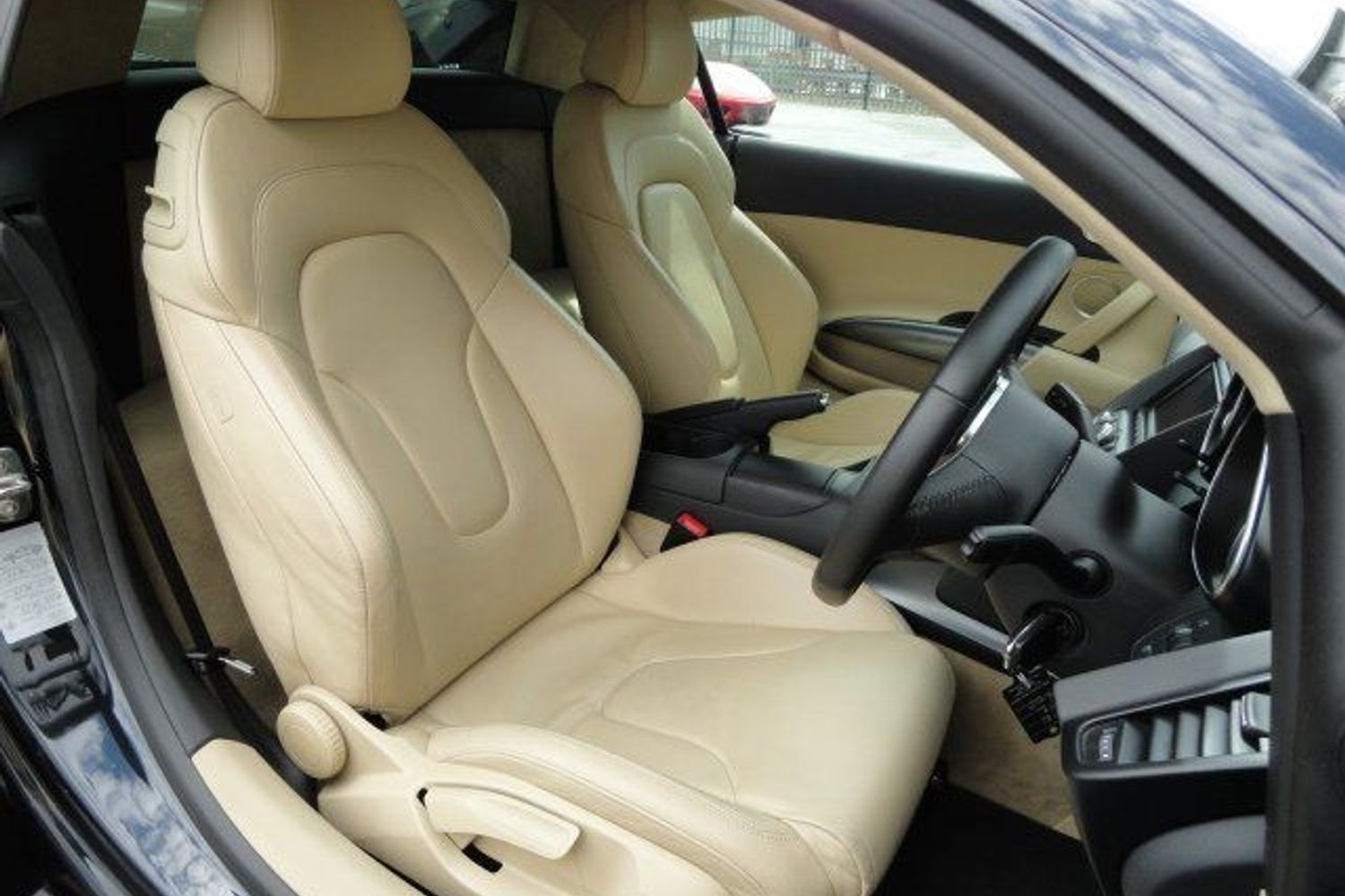 AUDI R8 V8 4.2 FSI 6sp Manual