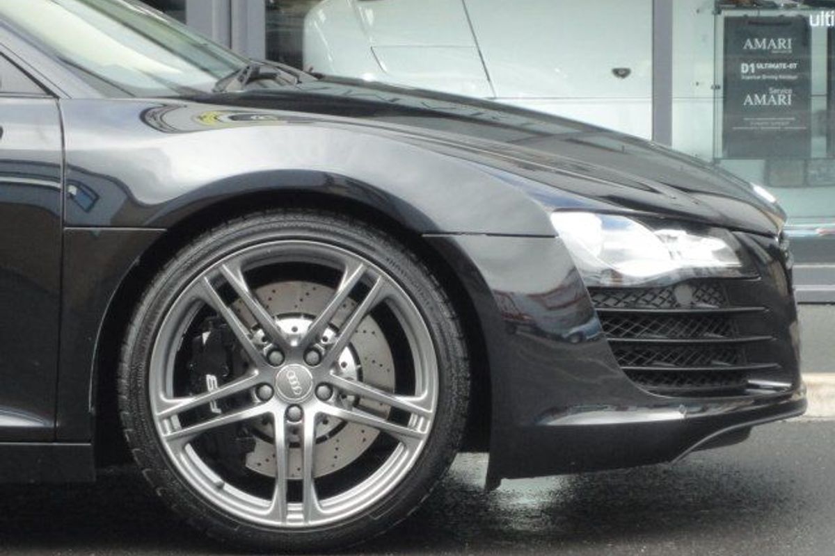 AUDI R8 V8 4.2 FSI 6sp Manual
