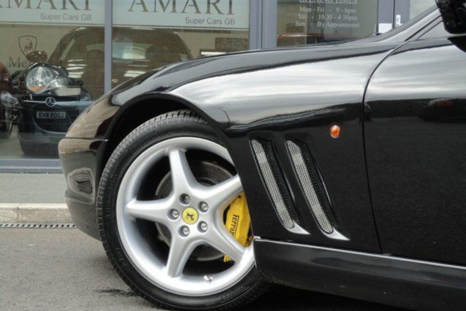 FERRARI 550 Maranello (NERO WITH NERO HIDE & BLACK CARPETS) VERY VERY RARE!!!!