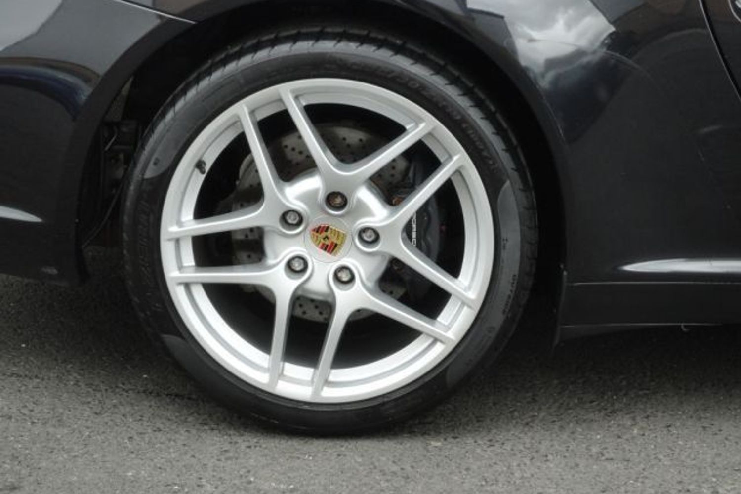 PORSCHE 997 C2 3.6 Gen II PDK 3000 miles only Sport Chrono Package !!! (THIS IS A VAT QUALIFING CAR)