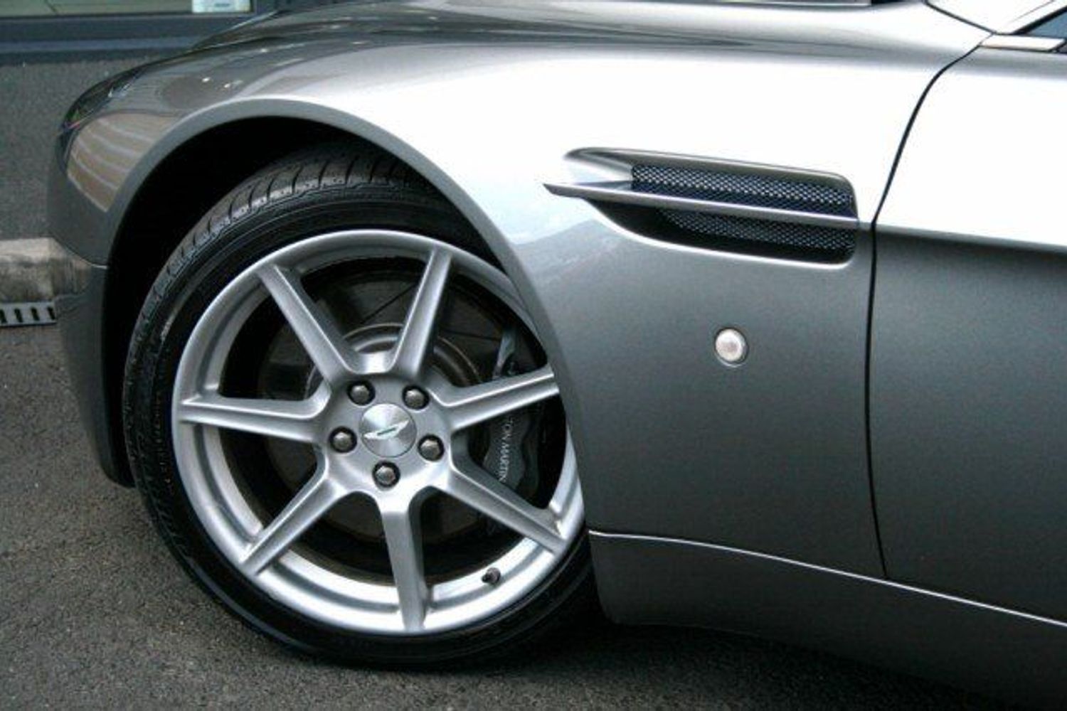 ASTON MARTIN Coupe V8 Vantage(WE HAVE TWO OF THESE FANTASTIC ASTONS IN STOCK NOW)