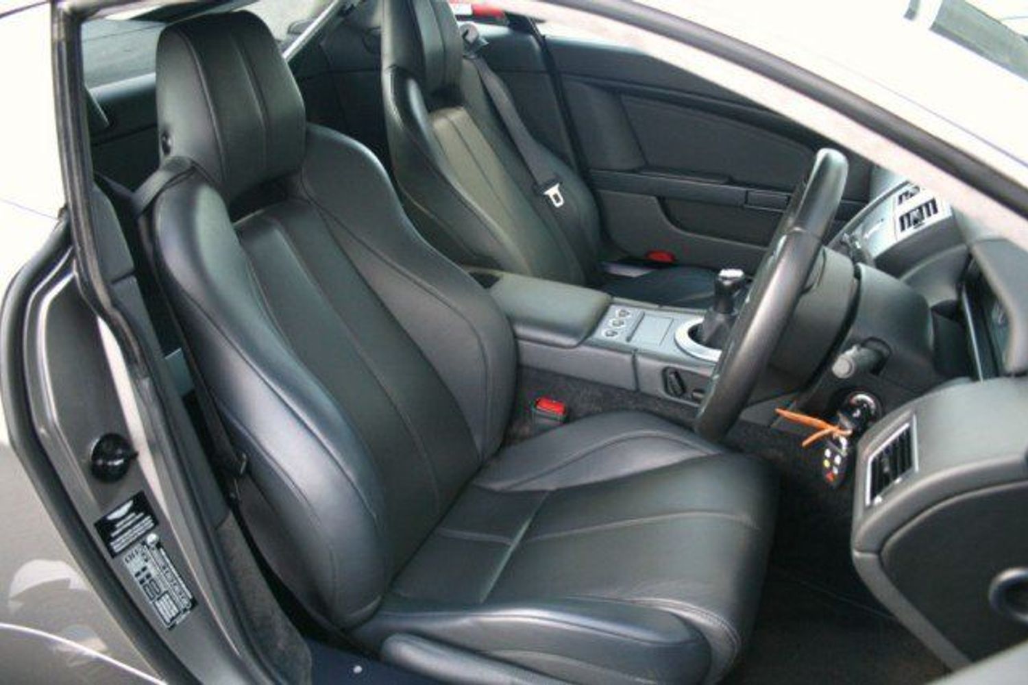 ASTON MARTIN Coupe V8 Vantage(WE HAVE TWO OF THESE FANTASTIC ASTONS IN STOCK NOW)