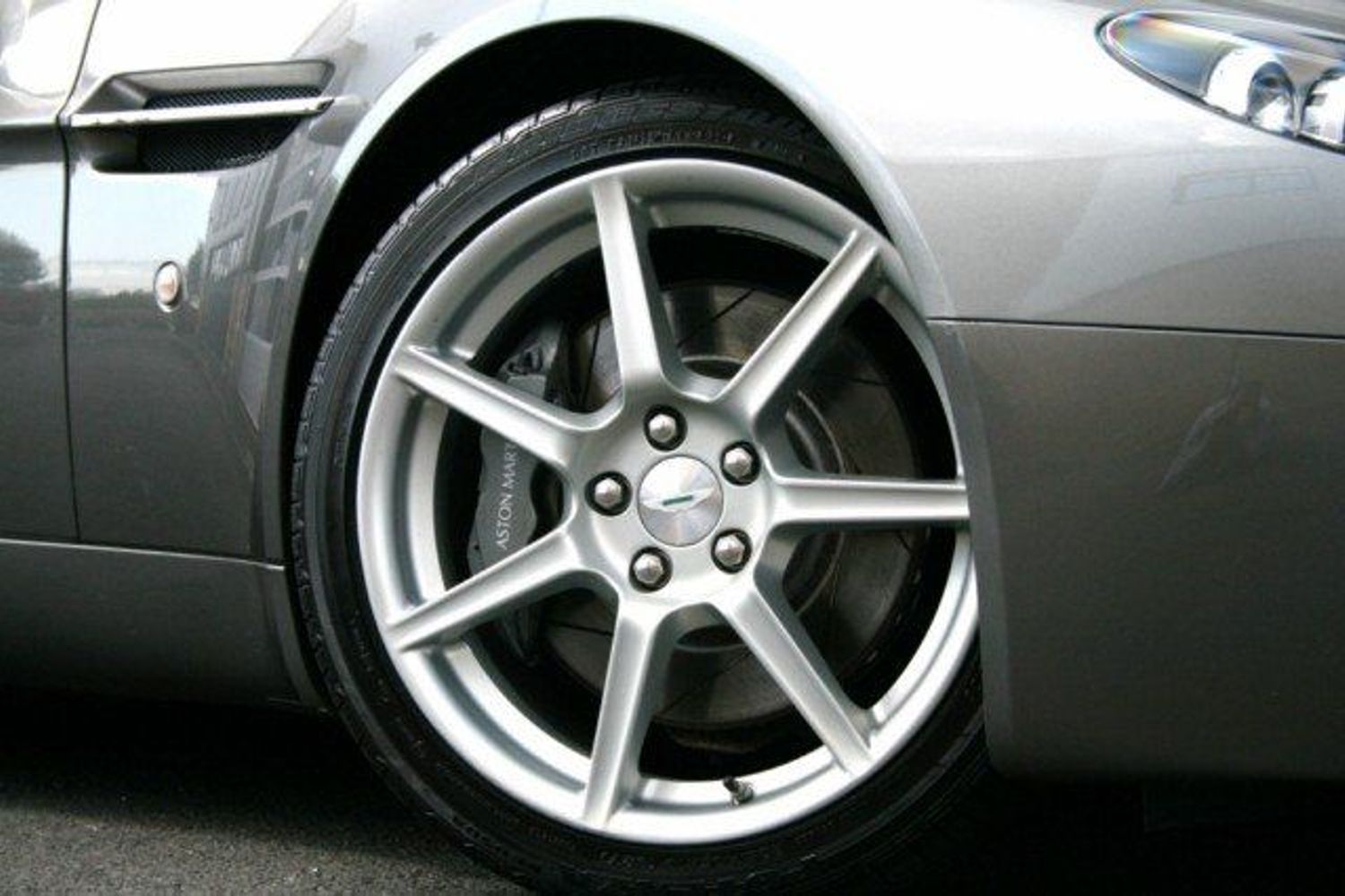 ASTON MARTIN Coupe V8 Vantage(WE HAVE TWO OF THESE FANTASTIC ASTONS IN STOCK NOW)