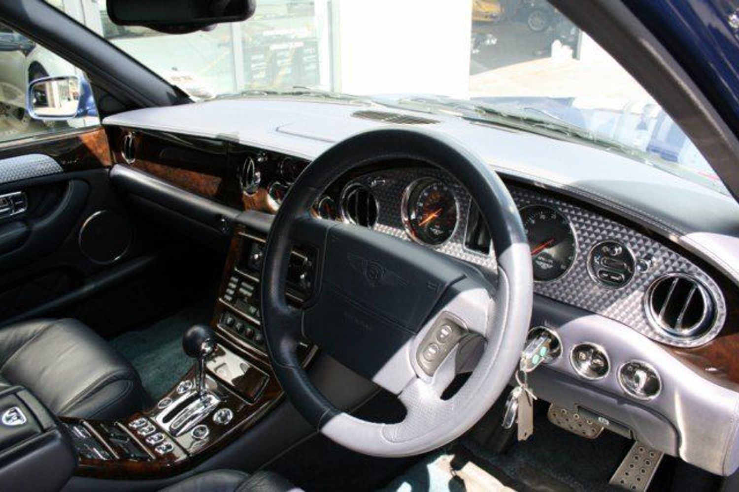 BENTLEY ARNAGE T STUNNING LOOKING CAR