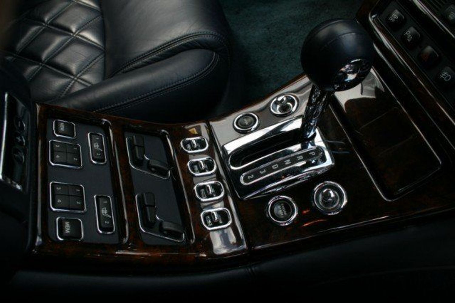 BENTLEY ARNAGE T STUNNING LOOKING CAR