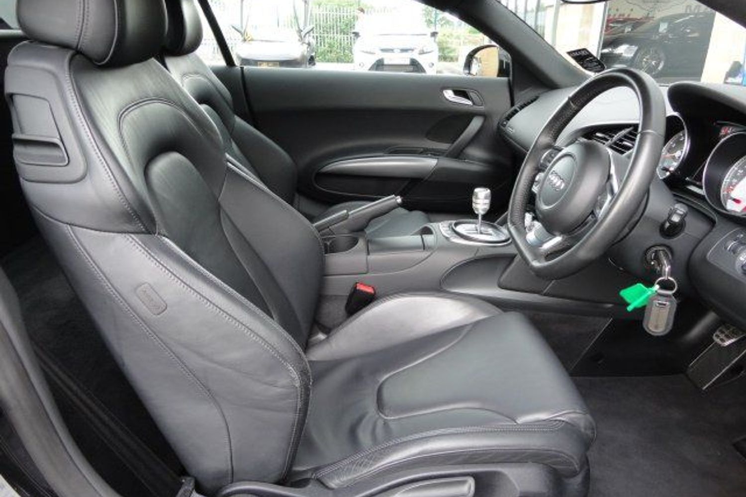 AUDI R8 V8 4.2 Quattro 6sp Manual