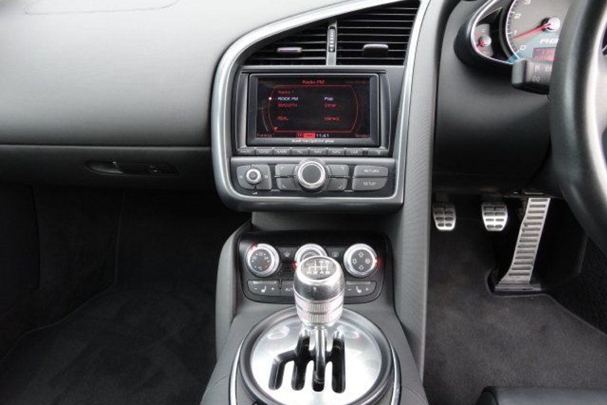 AUDI R8 V8 4.2 Quattro 6sp Manual