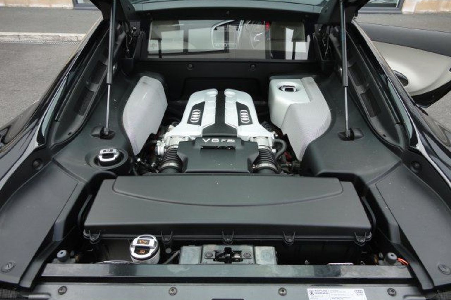 AUDI R8 V8 4.2 FSI 6sp Manual