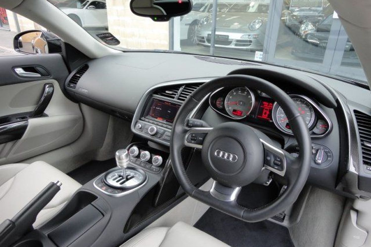 AUDI R8 V8 4.2 FSI 6sp Manual