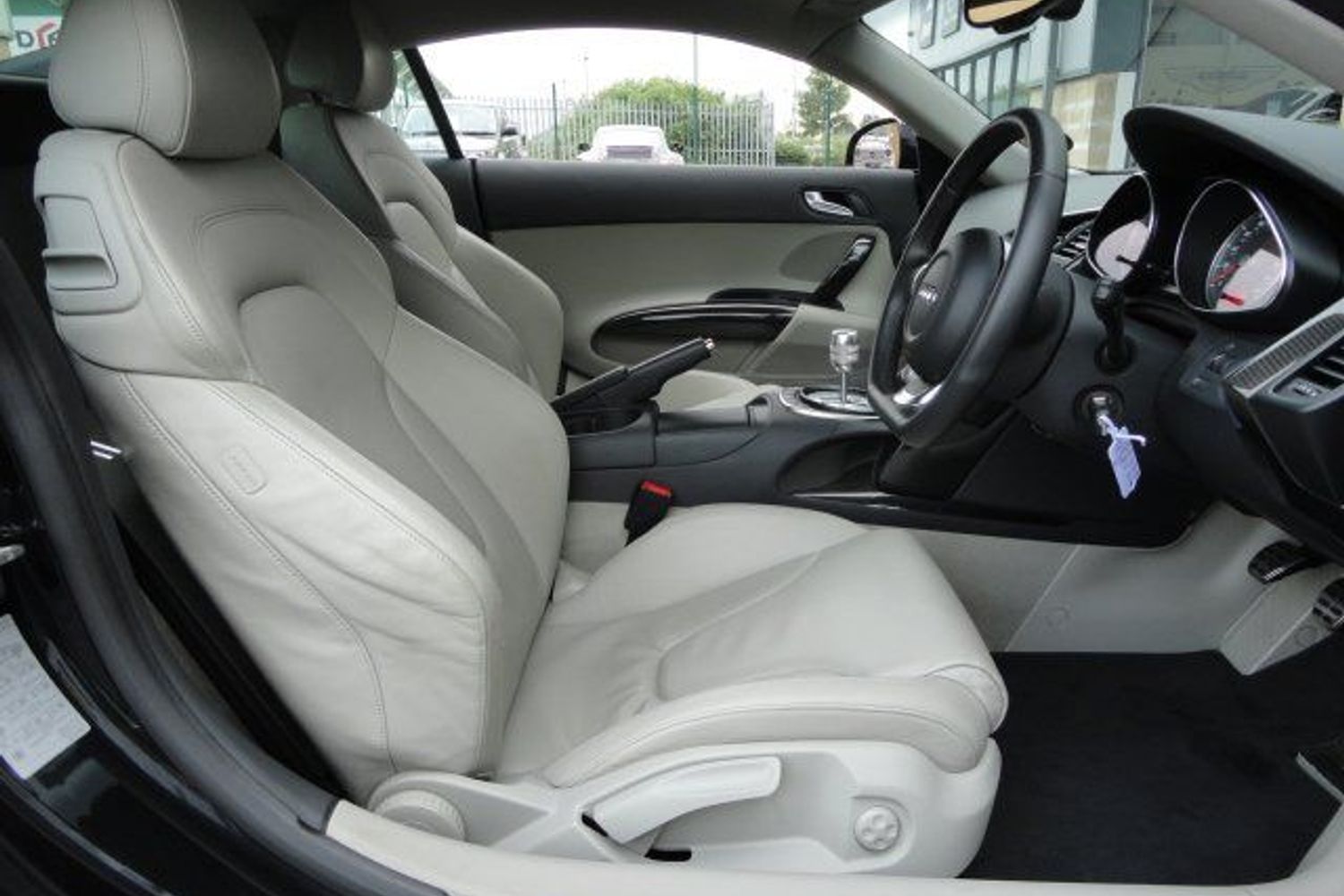 AUDI R8 V8 4.2 FSI 6sp Manual