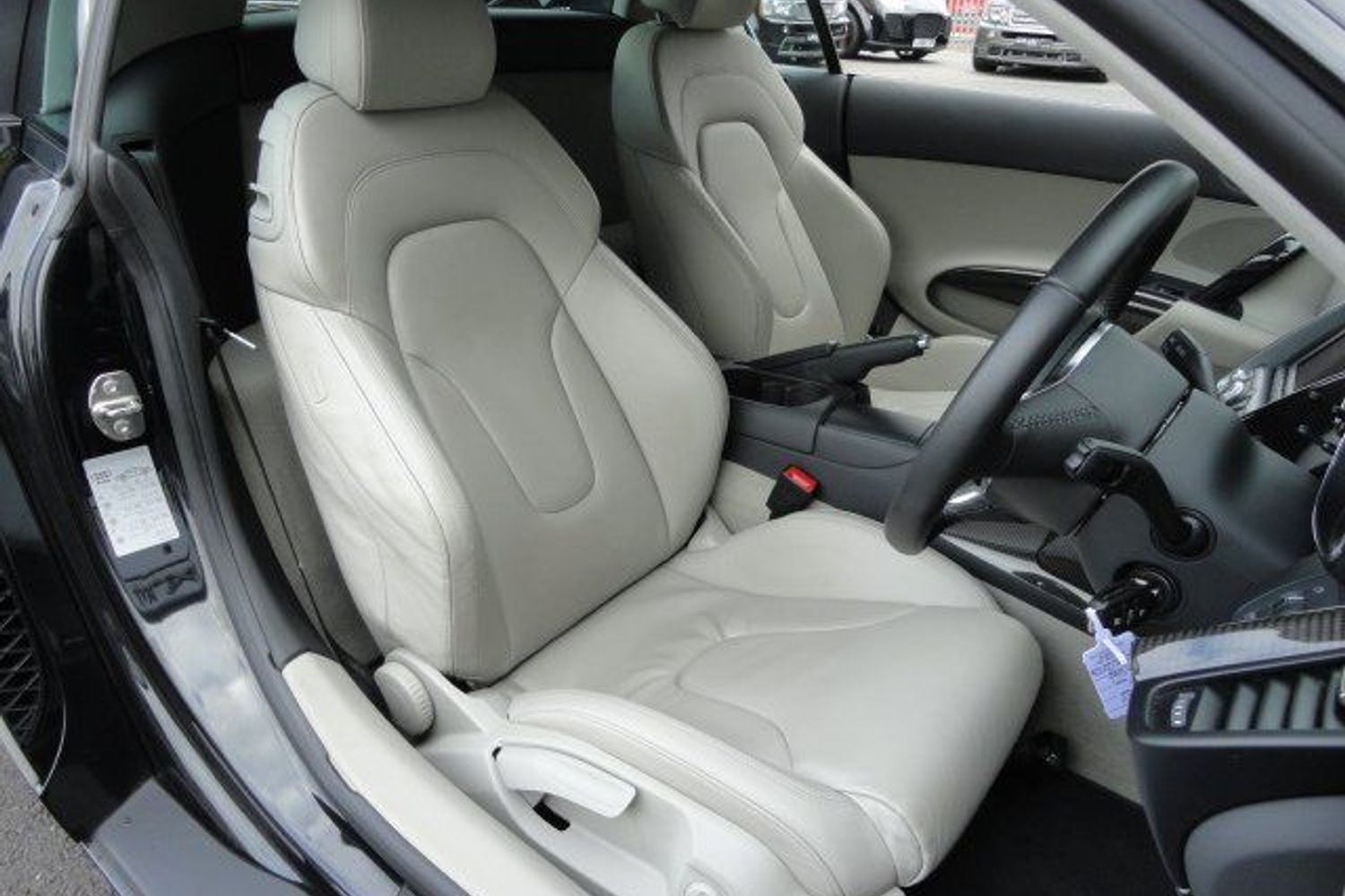 AUDI R8 V8 4.2 FSI 6sp Manual