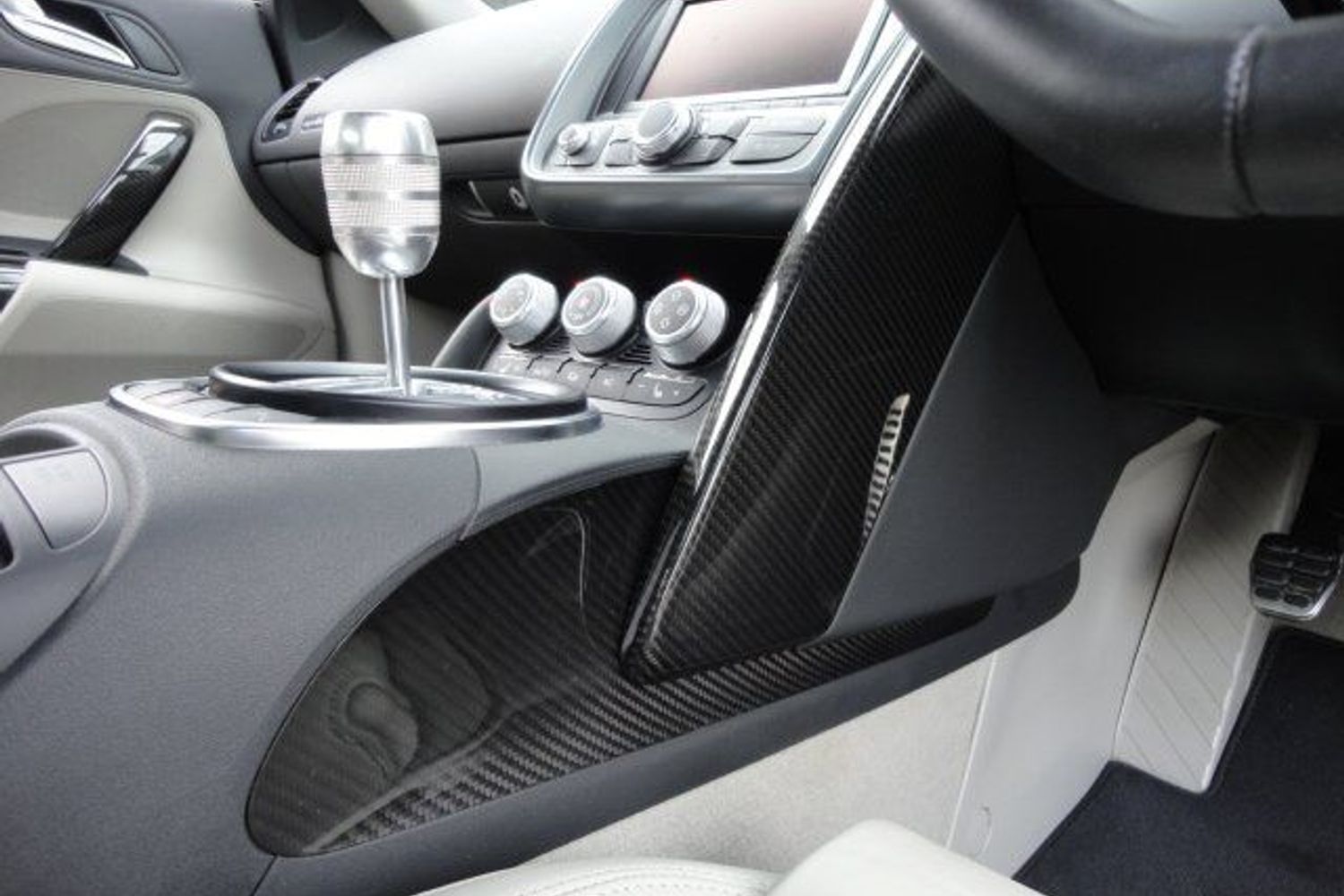 AUDI R8 V8 4.2 FSI 6sp Manual