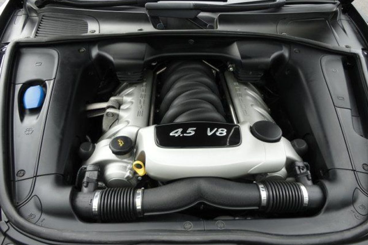 PORSCHE Cayenne TIPTRONIC S MAGNUM
