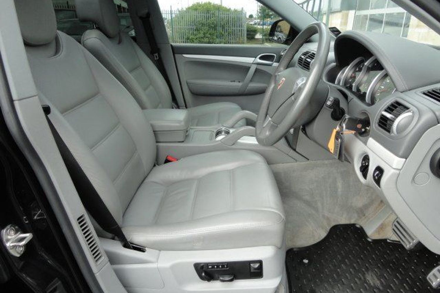 PORSCHE Cayenne TIPTRONIC S MAGNUM