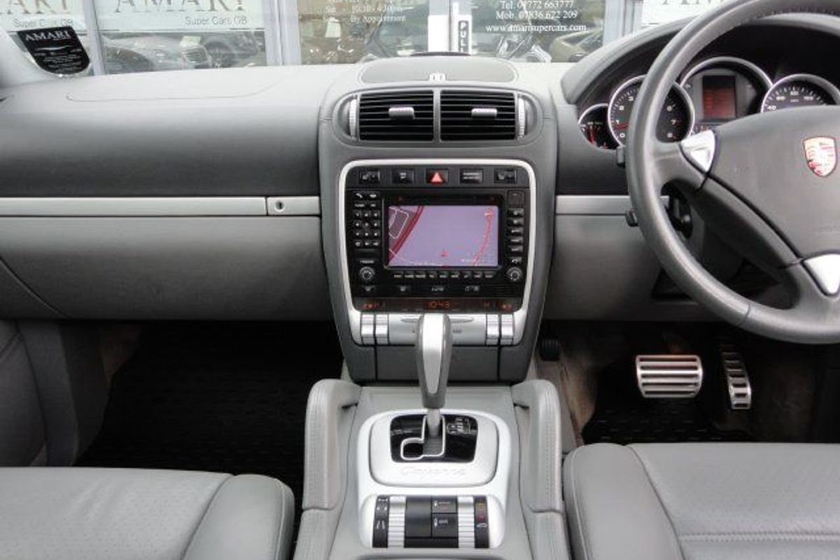 PORSCHE Cayenne TIPTRONIC S MAGNUM