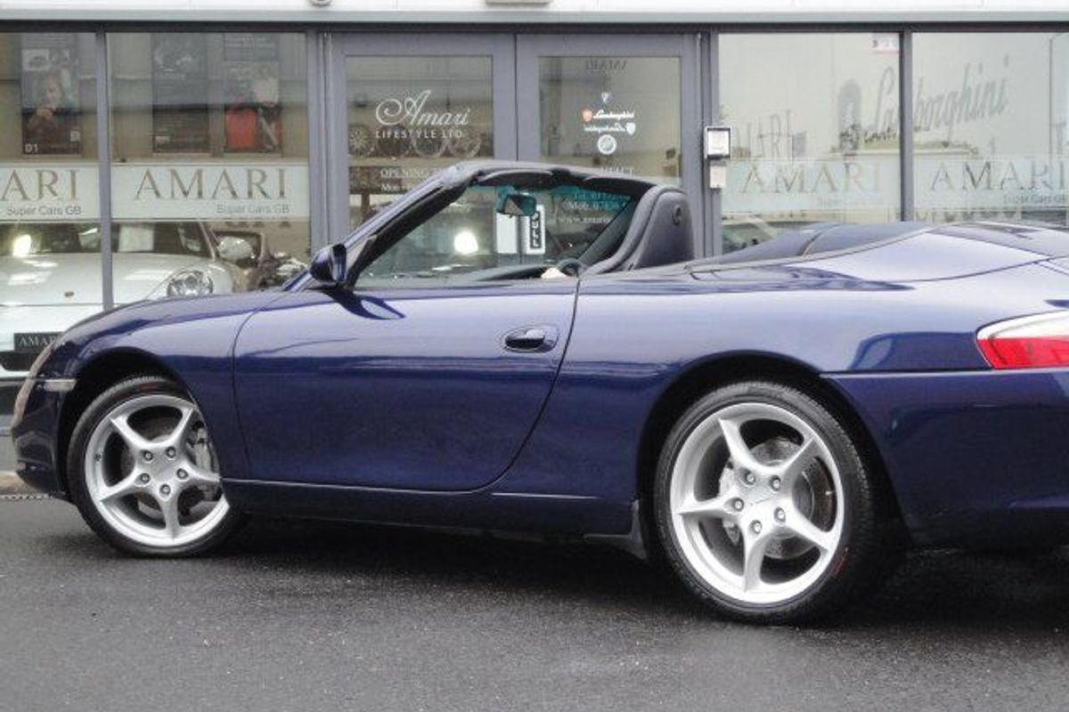 PORSCHE 911 3.6 Carrera 4