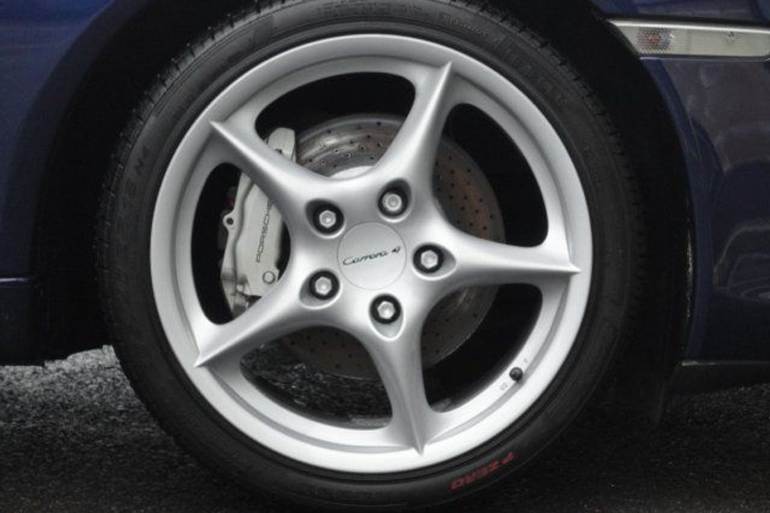 PORSCHE 911 3.6 Carrera 4