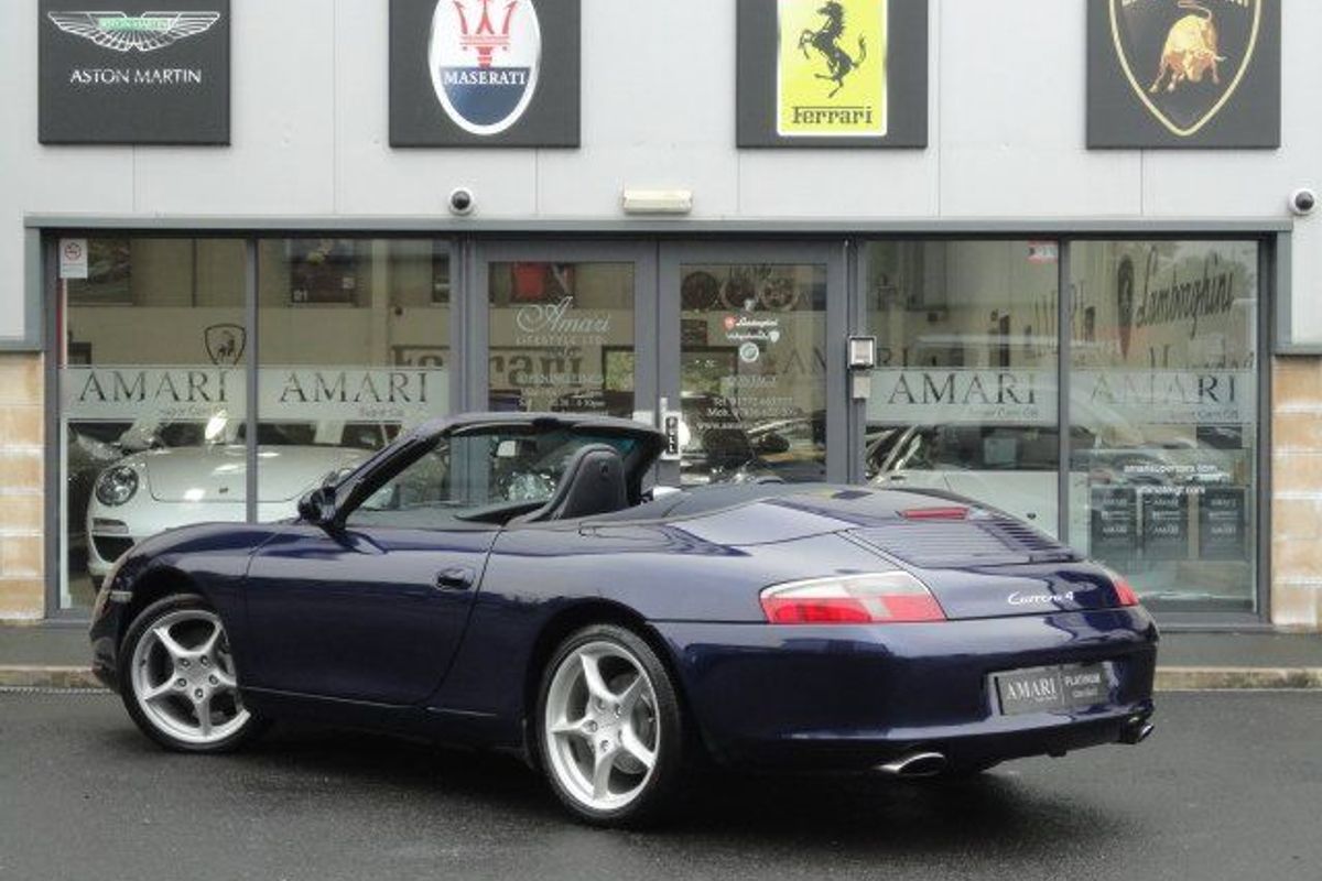 PORSCHE 911 3.6 Carrera 4