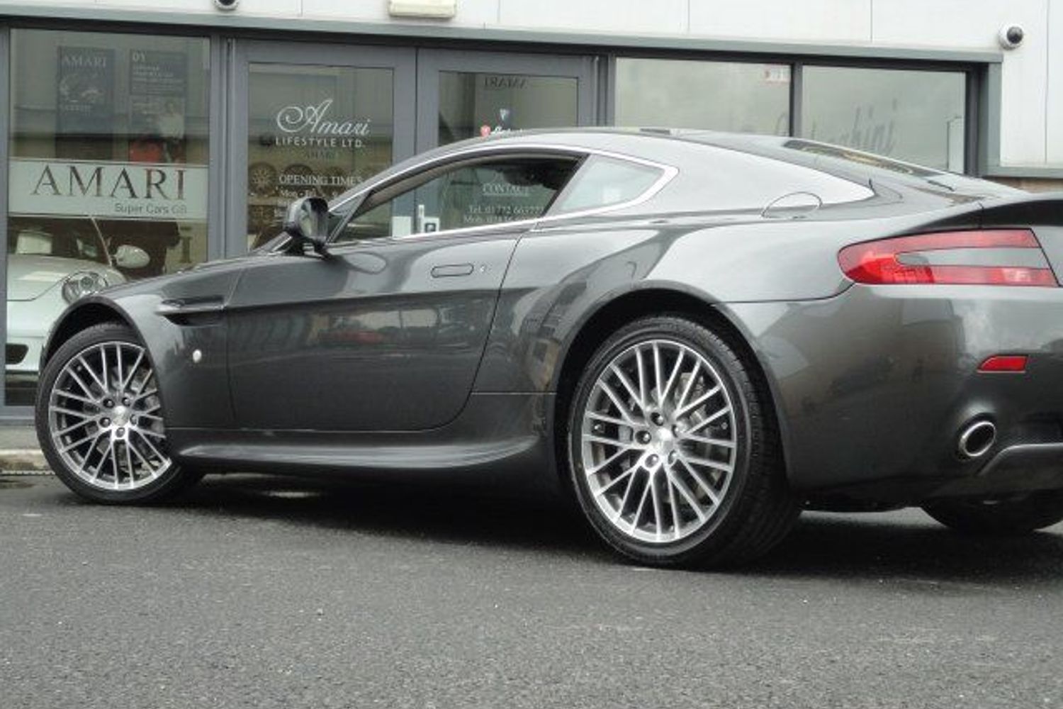 ASTON MARTIN AMV8 4.7 Vantage 11 Reg with 2500 miles only !!!!!