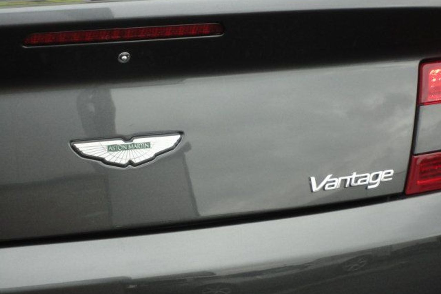 ASTON MARTIN AMV8 4.7 Vantage 11 Reg with 2500 miles only !!!!!