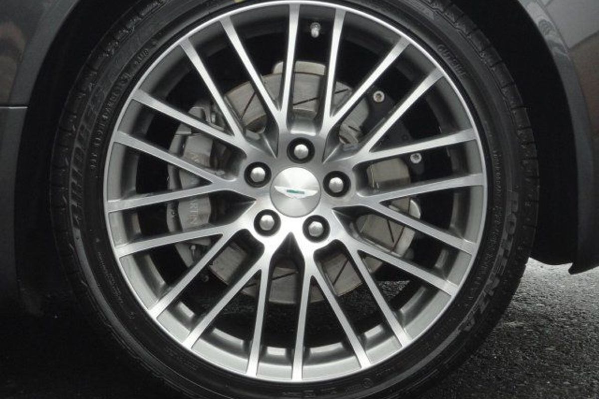 ASTON MARTIN AMV8 4.7 Vantage 11 Reg with 2500 miles only !!!!!
