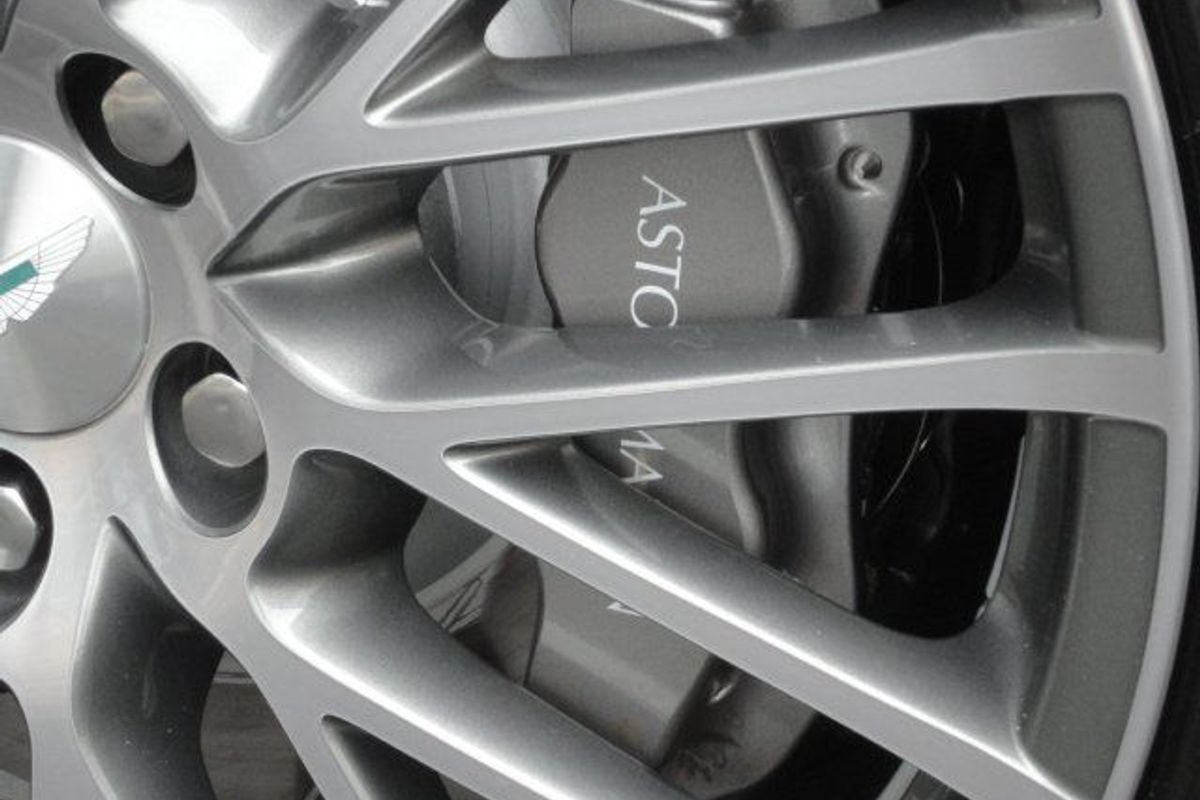 ASTON MARTIN AMV8 4.7 Vantage 11 Reg with 2500 miles only !!!!!