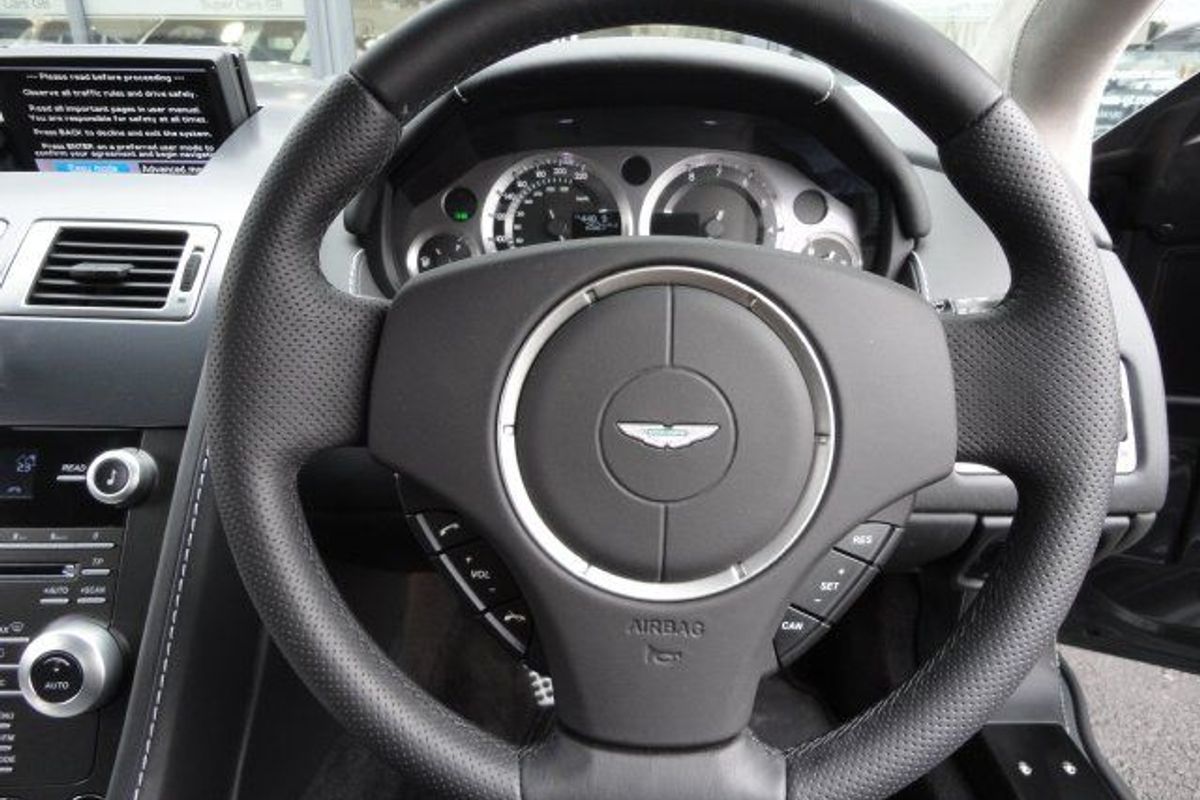 ASTON MARTIN AMV8 4.7 Vantage 11 Reg with 2500 miles only !!!!!