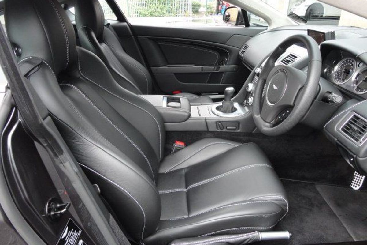 ASTON MARTIN AMV8 4.7 Vantage 11 Reg with 2500 miles only !!!!!