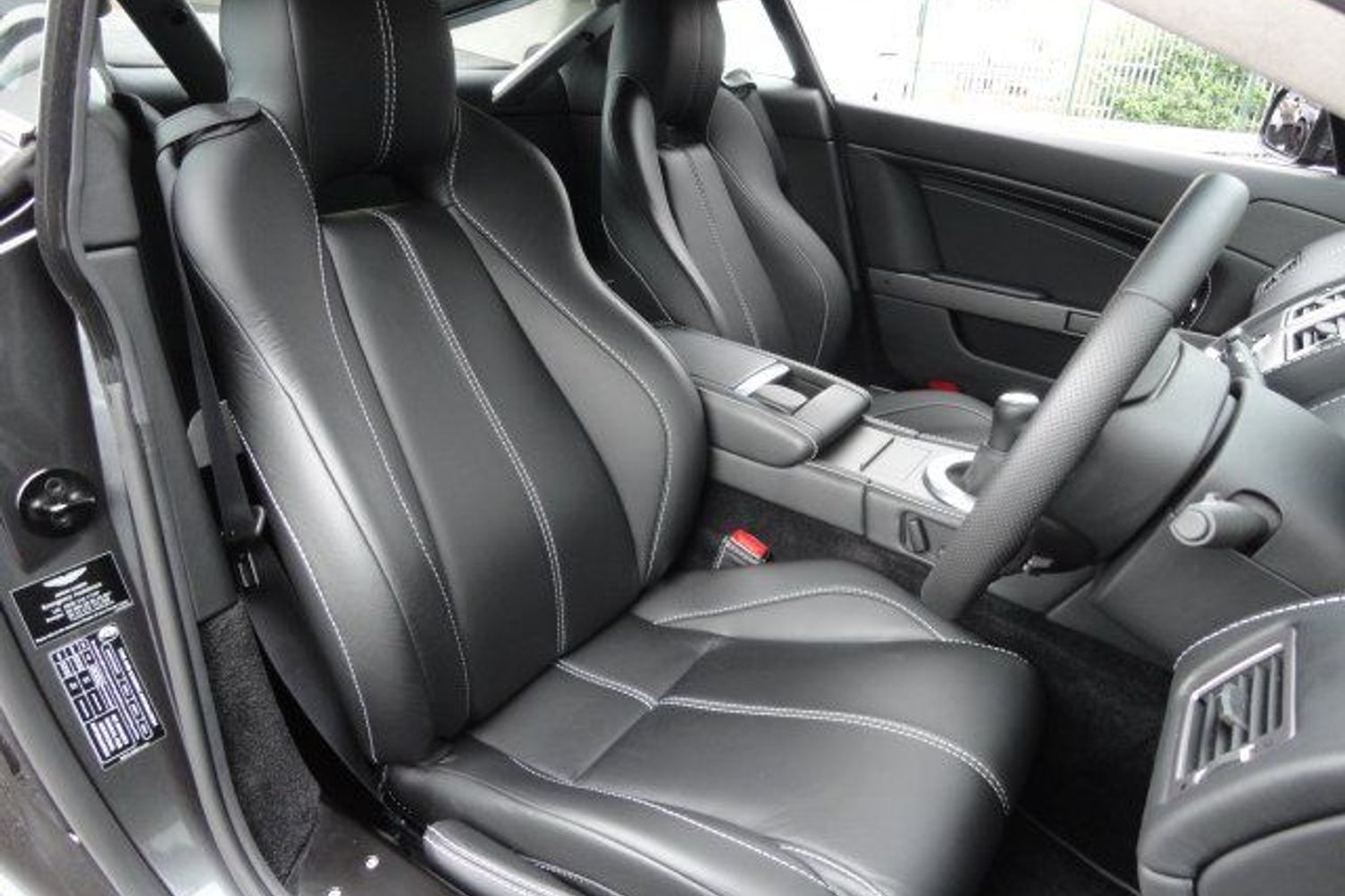 ASTON MARTIN AMV8 4.7 Vantage 11 Reg with 2500 miles only !!!!!