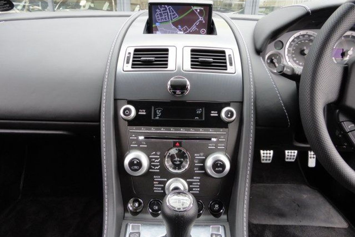 ASTON MARTIN AMV8 4.7 Vantage 11 Reg with 2500 miles only !!!!!