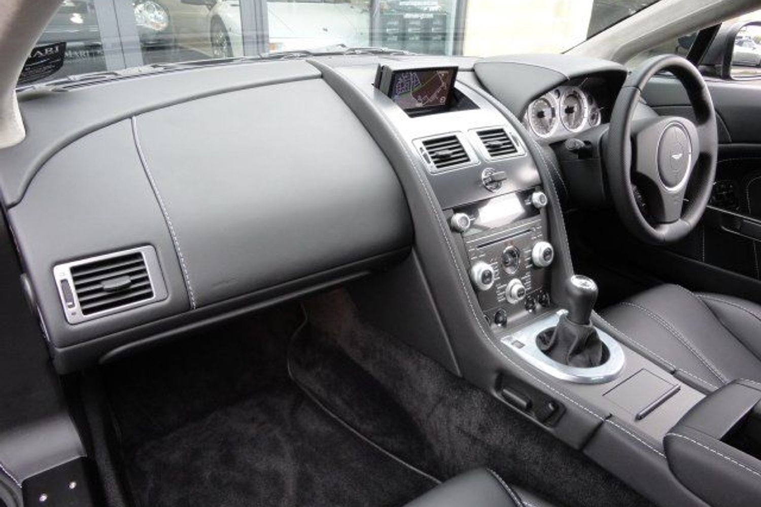 ASTON MARTIN AMV8 4.7 Vantage 11 Reg with 2500 miles only !!!!!