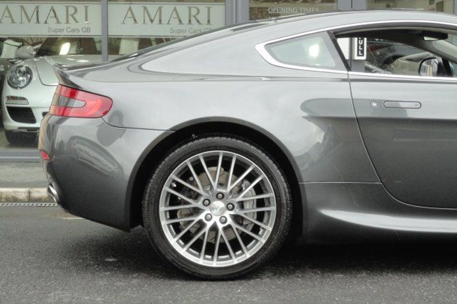 ASTON MARTIN AMV8 4.7 Vantage 11 Reg with 2500 miles only !!!!!