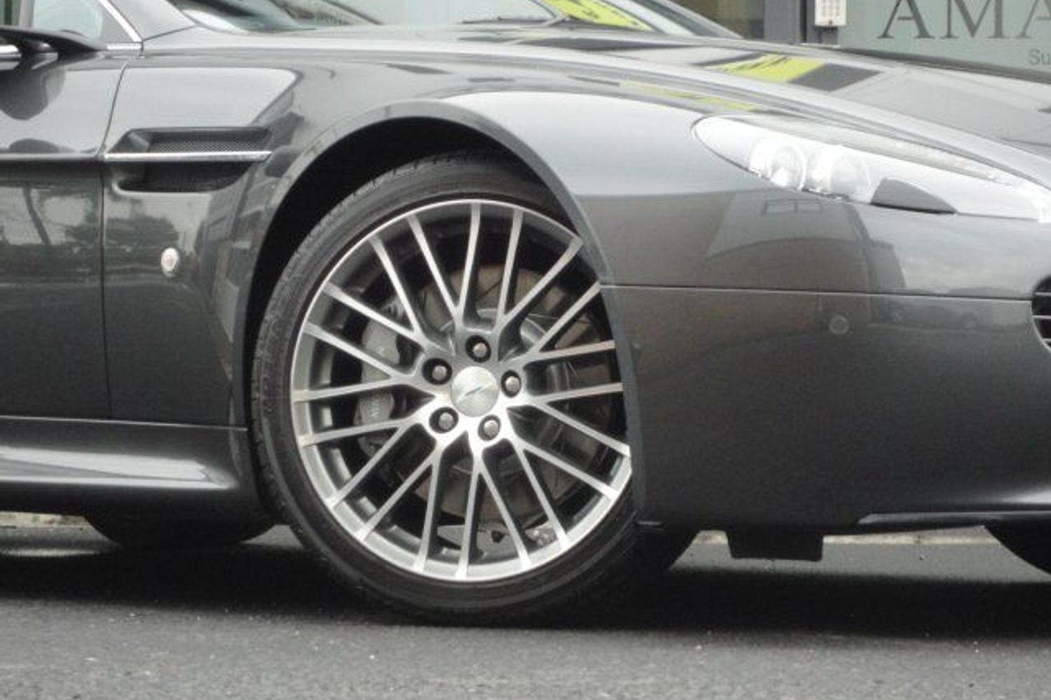 ASTON MARTIN AMV8 4.7 Vantage 11 Reg with 2500 miles only !!!!!