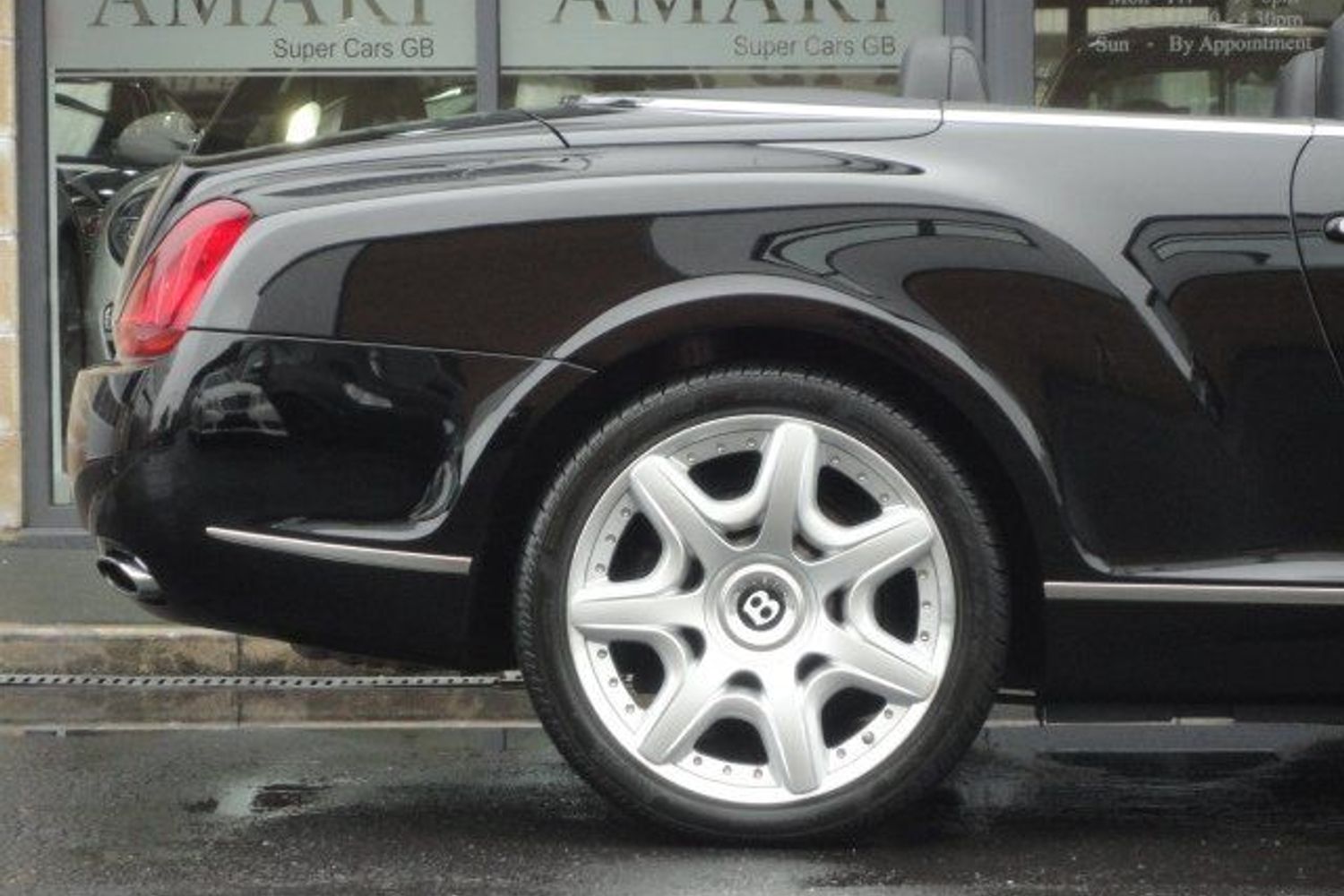 BENTLEY GTC Mulliner Choice Six GT�s & GTC�s