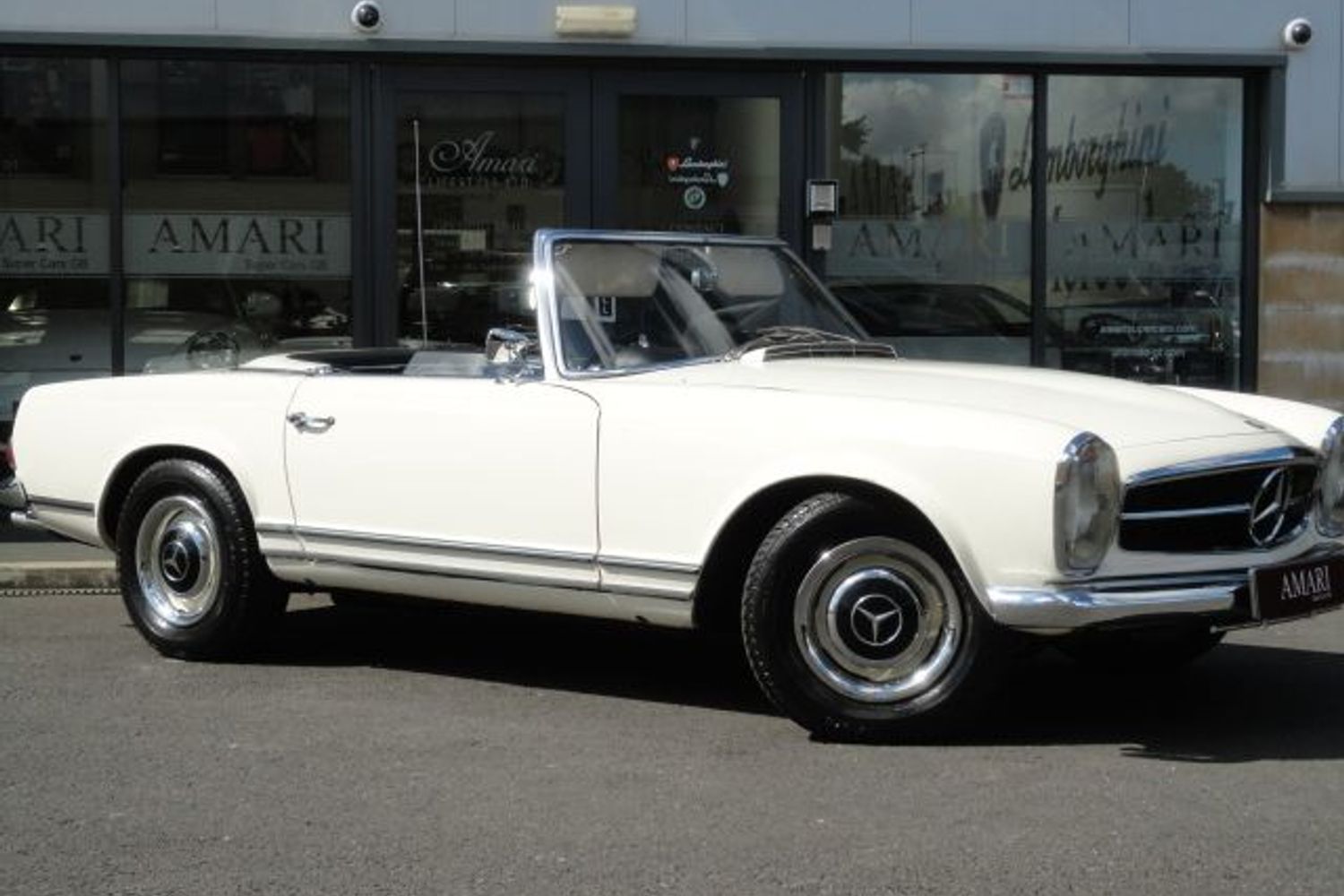 MERCEDES-BENZ 230 SL PAGODA "owned by Britt Ekland "