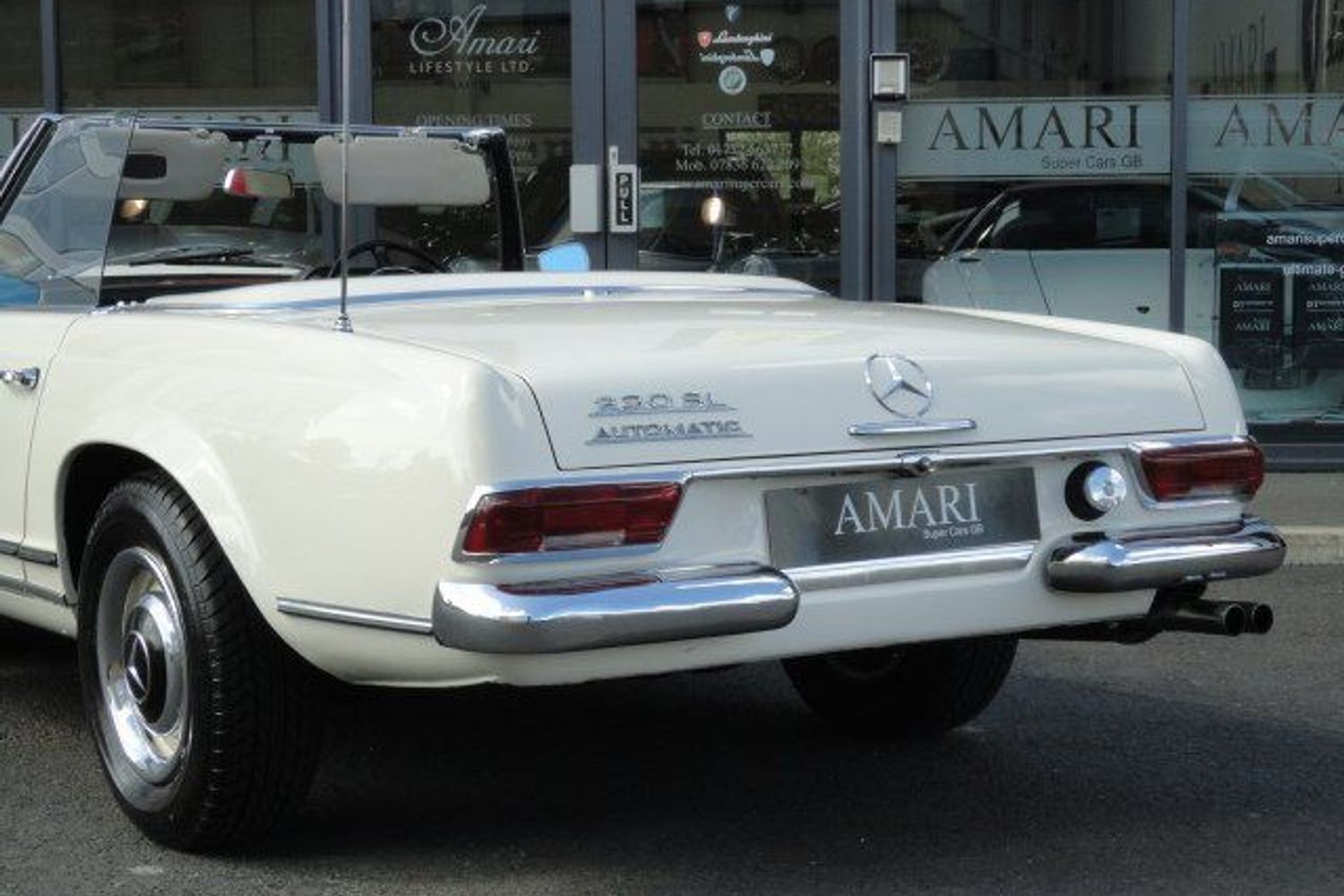 MERCEDES-BENZ 230 SL PAGODA "owned by Britt Ekland "
