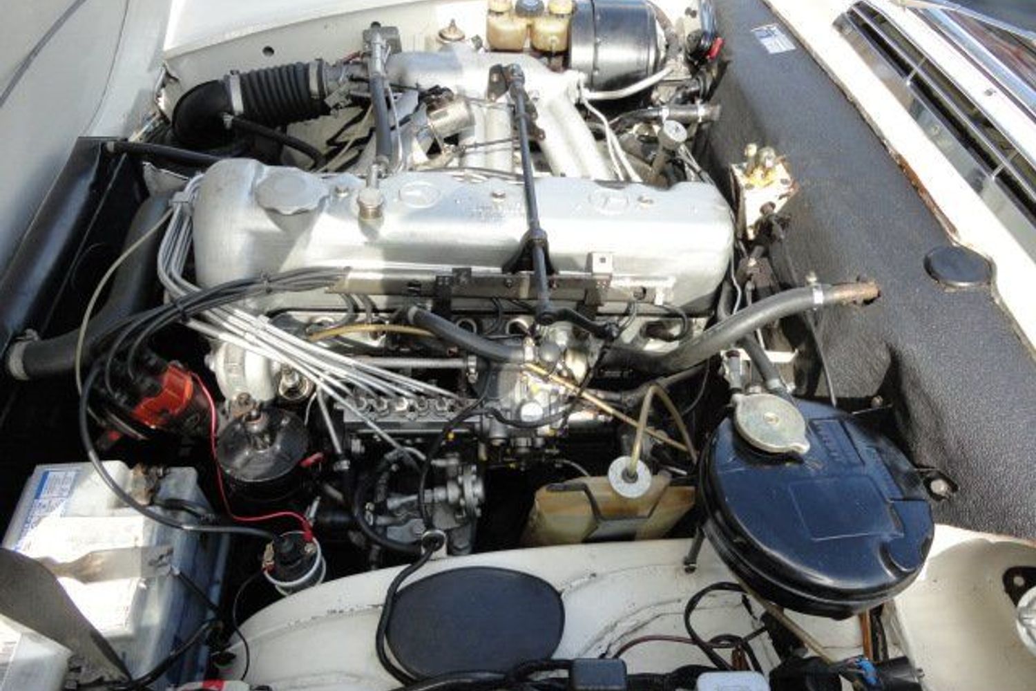 MERCEDES-BENZ 230 SL PAGODA "owned by Britt Ekland "