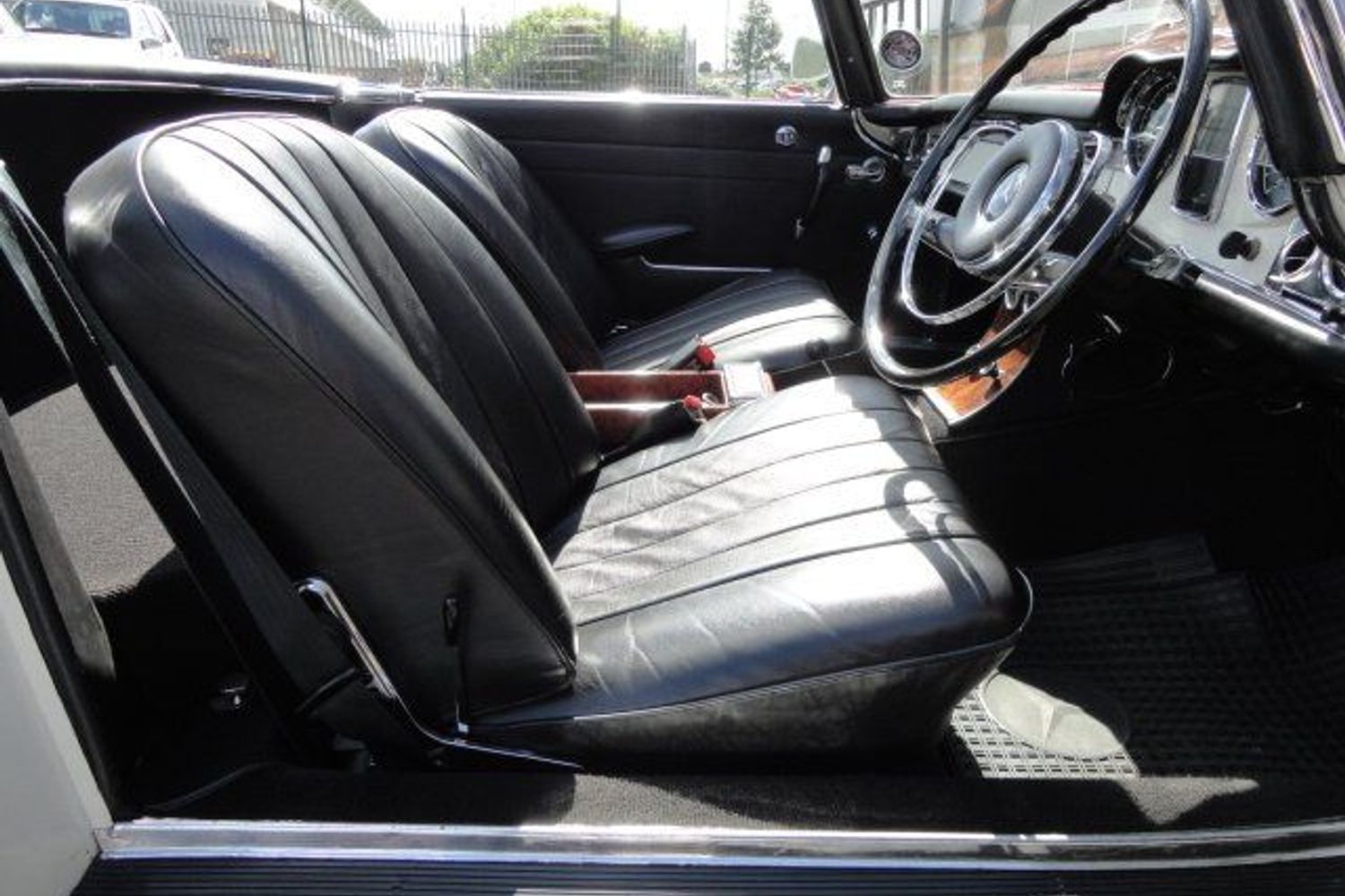 MERCEDES-BENZ 230 SL PAGODA "owned by Britt Ekland "