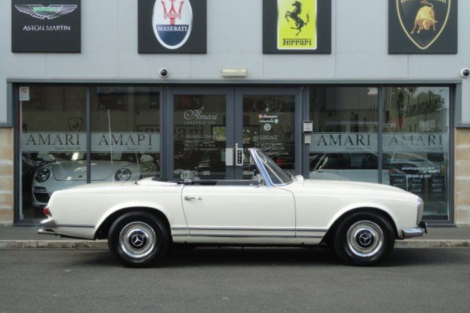 MERCEDES-BENZ 230 SL PAGODA "owned by Britt Ekland "
