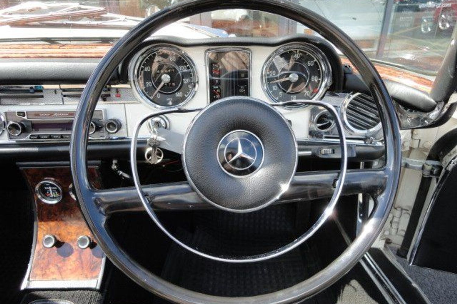 MERCEDES-BENZ 230 SL PAGODA "owned by Britt Ekland "