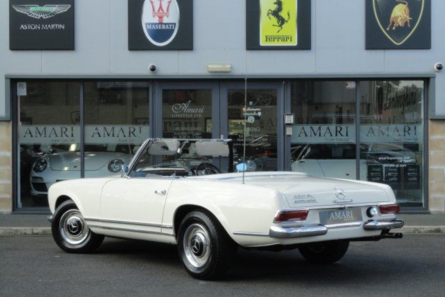 MERCEDES-BENZ 230 SL PAGODA "owned by Britt Ekland "