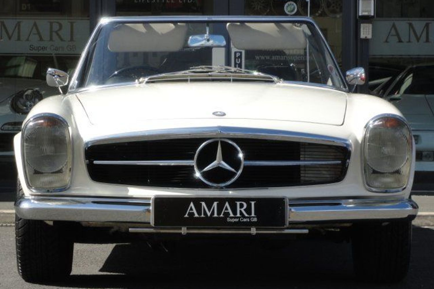 MERCEDES-BENZ 230 SL PAGODA "owned by Britt Ekland "
