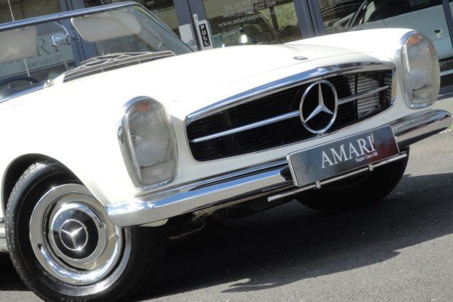 MERCEDES-BENZ 230 SL PAGODA "owned by Britt Ekland "