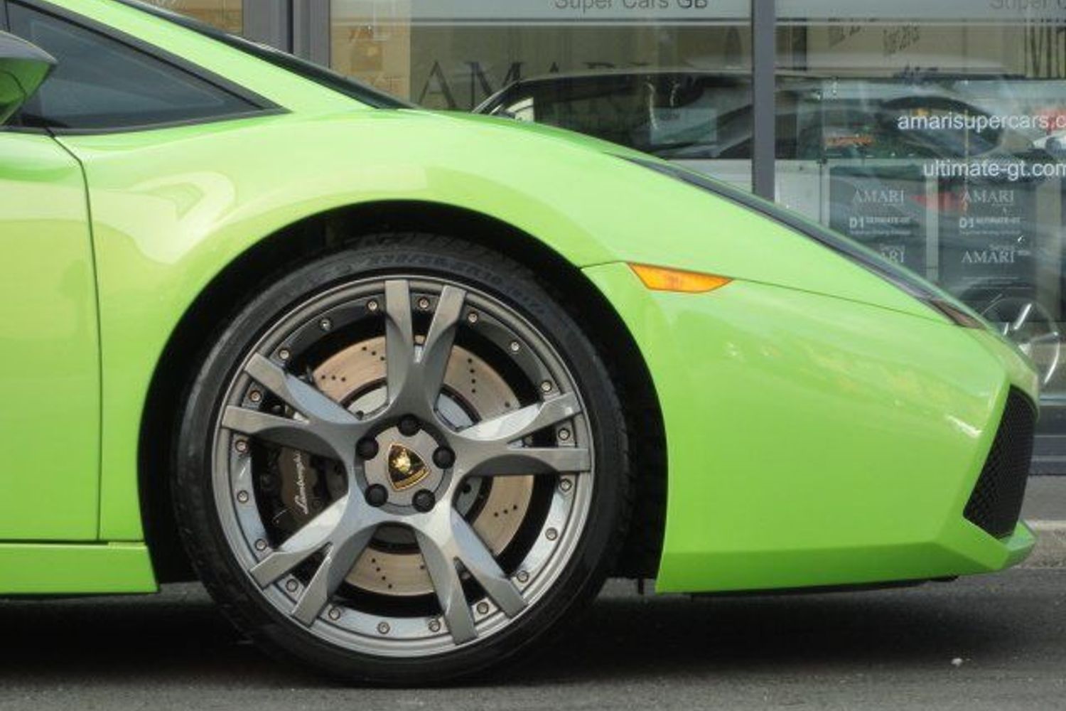 LAMBORGHINI Gallardo E-Gear 520 Bhp Absolutely Crazy !!!!