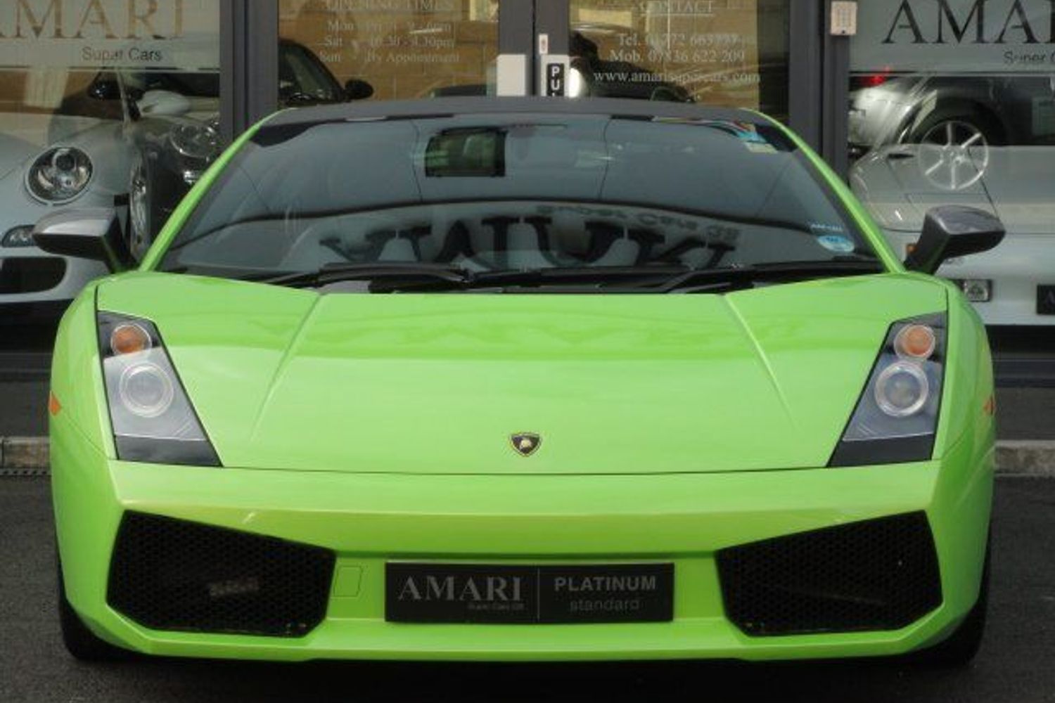 LAMBORGHINI Gallardo E-Gear 520 Bhp Absolutely Crazy !!!!