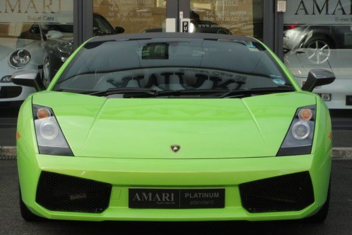 LAMBORGHINI Gallardo E-Gear 520 Bhp Absolutely Crazy !!!!