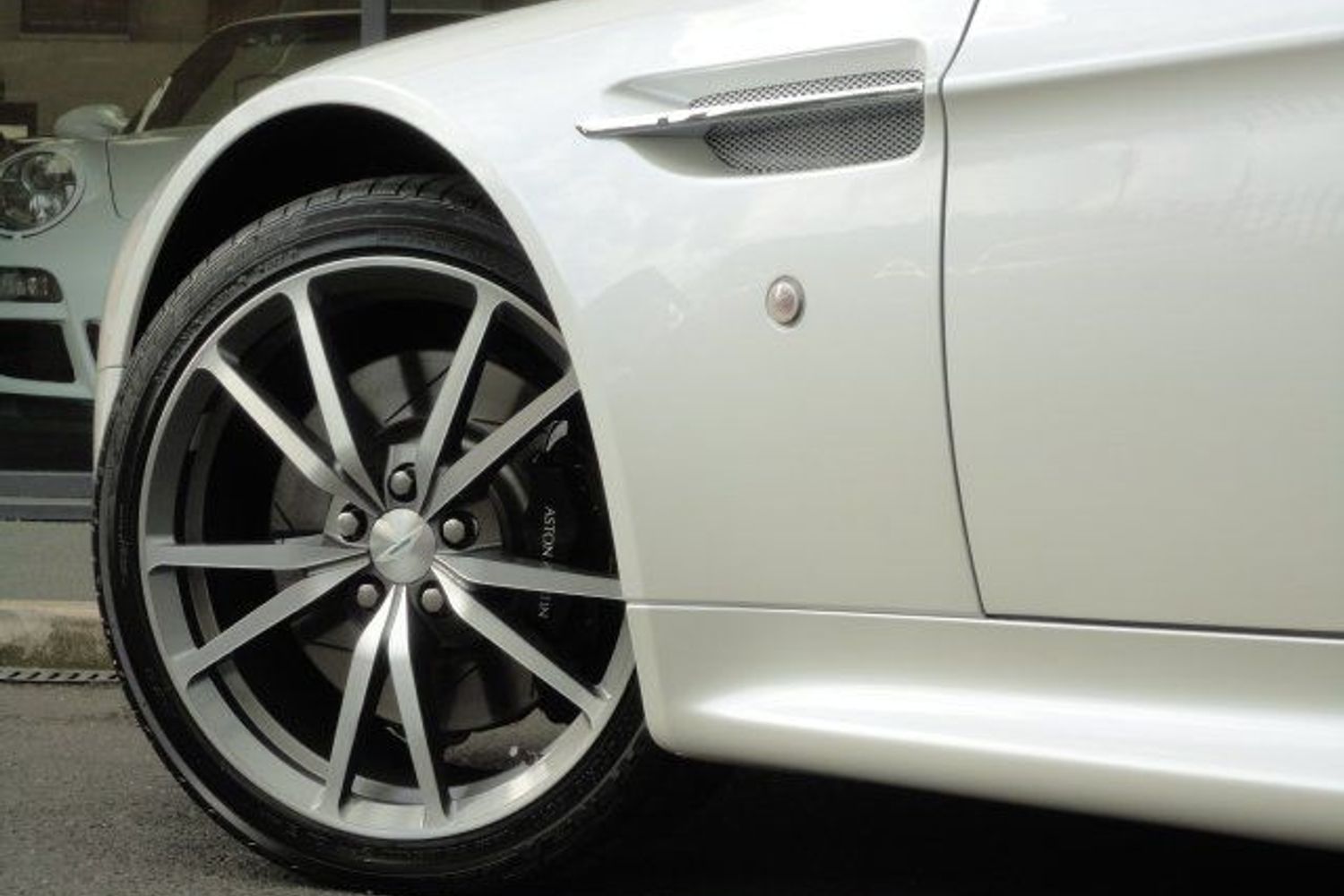 ASTON MARTIN VANTAGE V8 ROADSTER Auto/Sport Paddle Shift